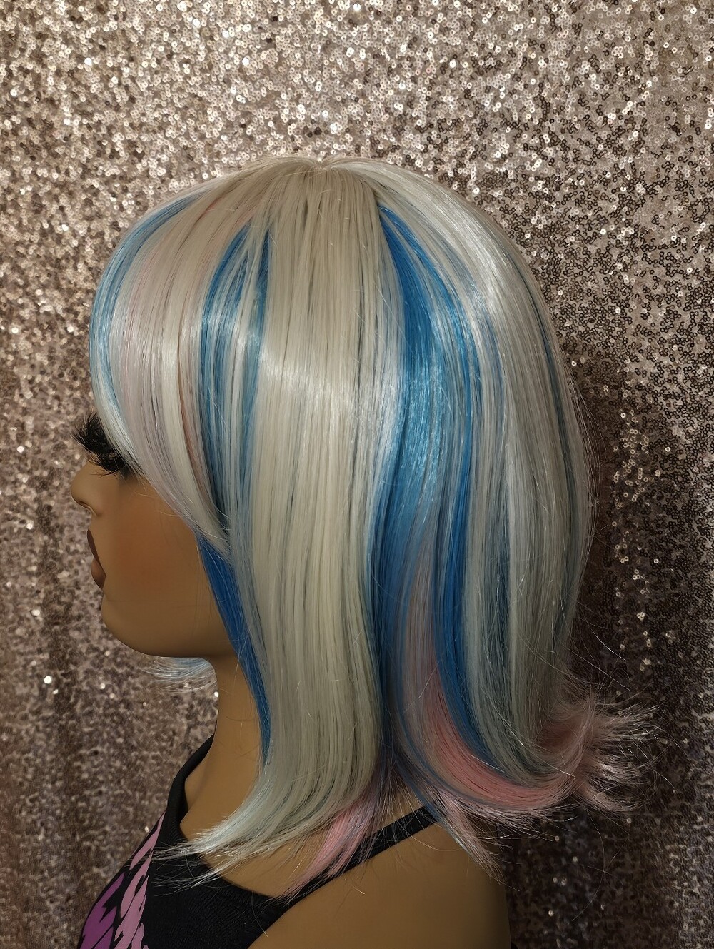Wig - Picture 2 of 3